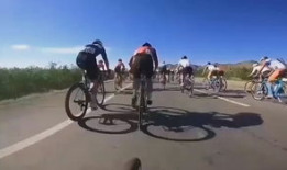 骑行短视频,捕捉城市街头流动风景