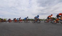骑行短视频,捕捉城市街头流动风景